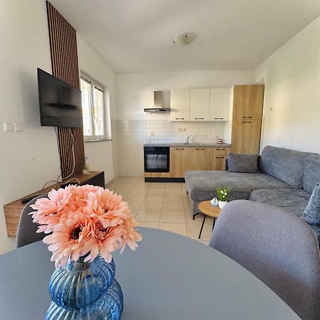 Apartments Elvira Драге Екстериор снимка