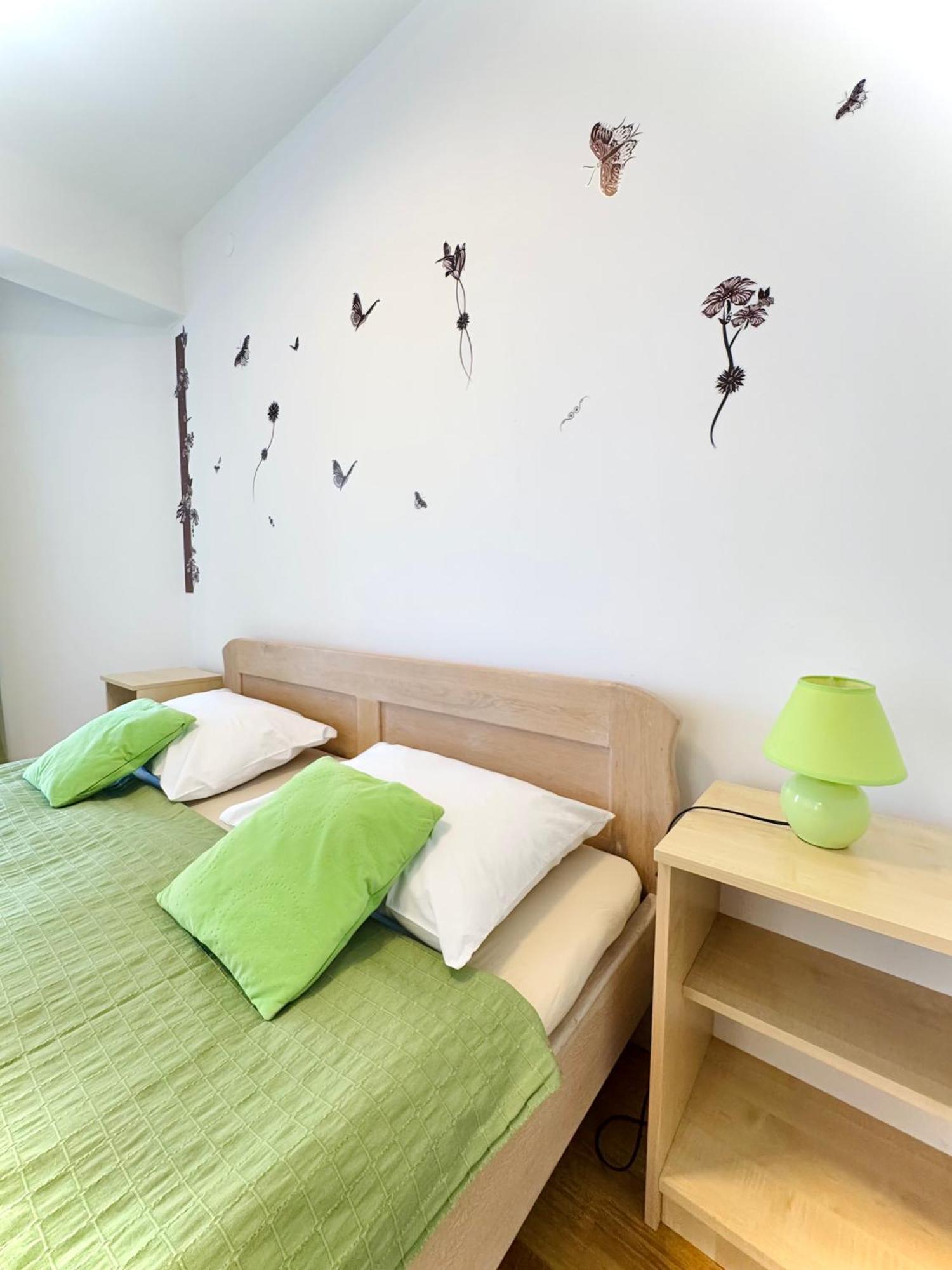 Apartments Elvira Драге Екстериор снимка