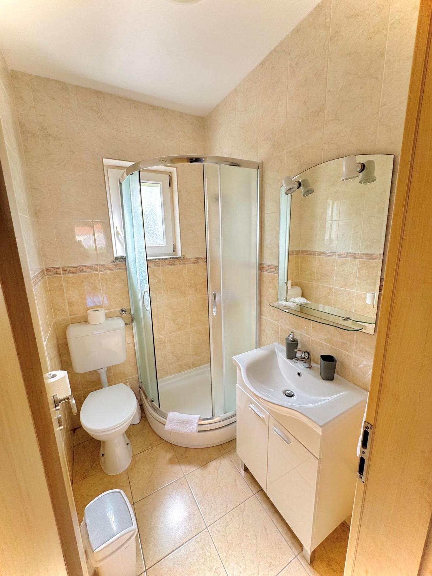 Apartments Elvira Драге Екстериор снимка