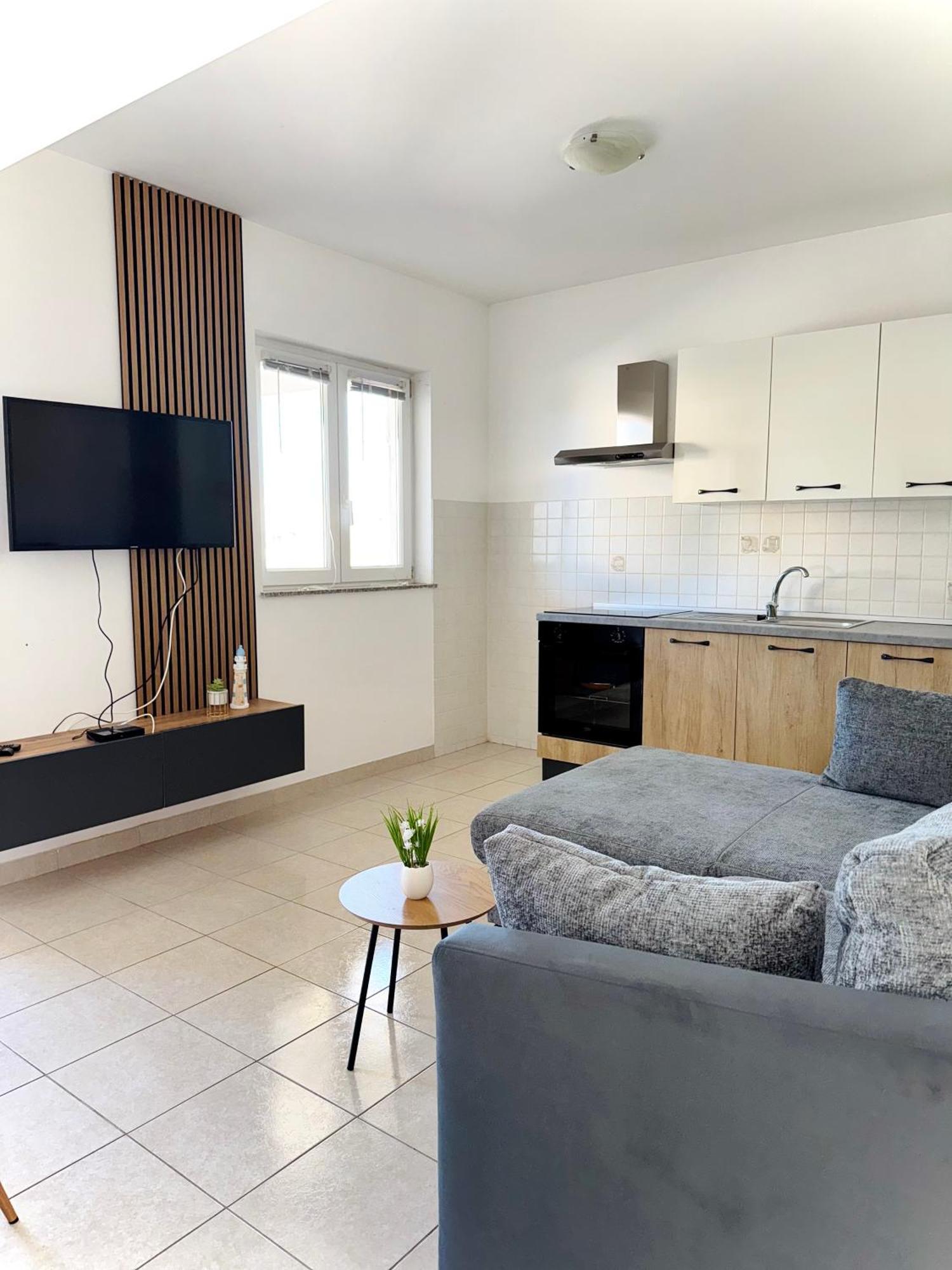 Apartments Elvira Драге Екстериор снимка